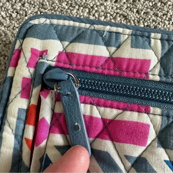Vera Bradley RFID TurnLock Wallet in Geo Medallions - Picture 6 of 8